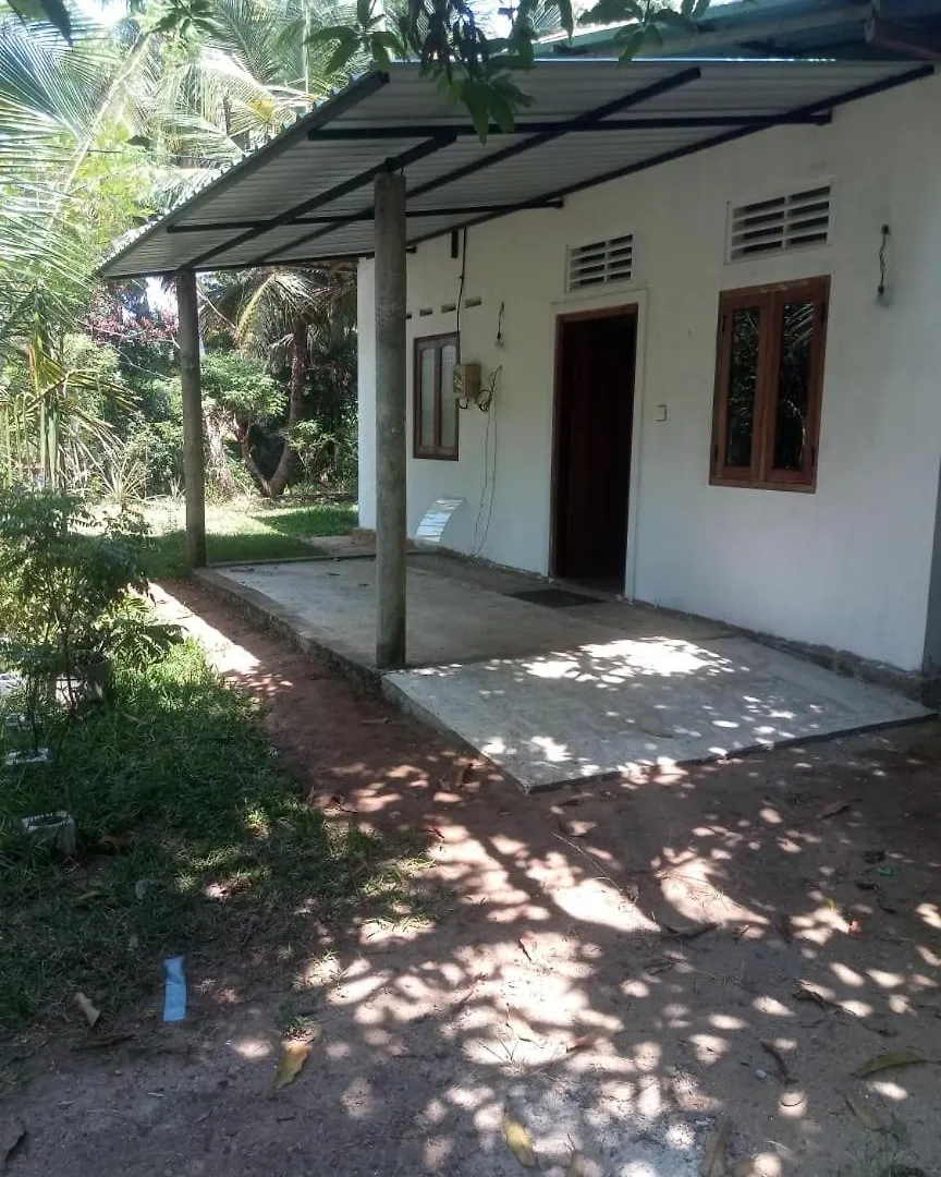 Tourist Guest Home Katunayake Bed & Breakfast